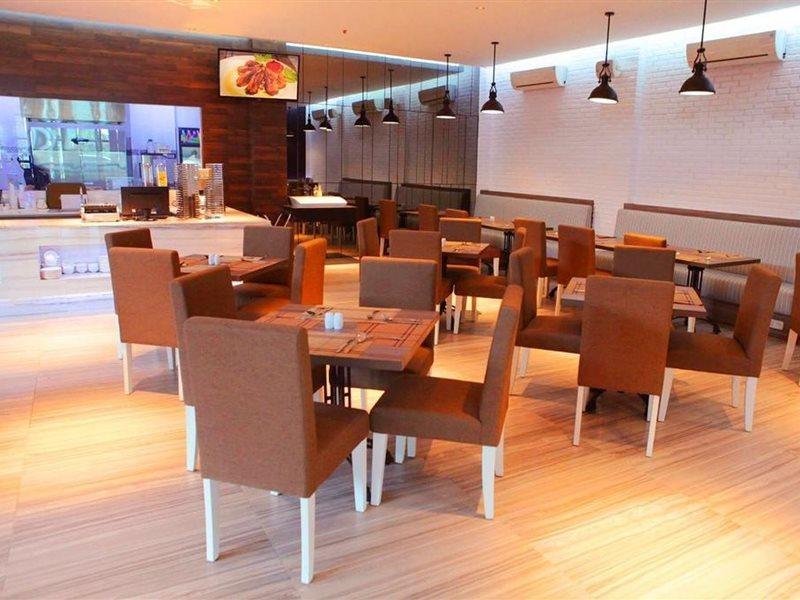 Palmy Exclusive Hotel Tanjung Redep Dış mekan fotoğraf